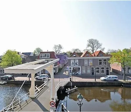 Aan De Gracht Алкмар